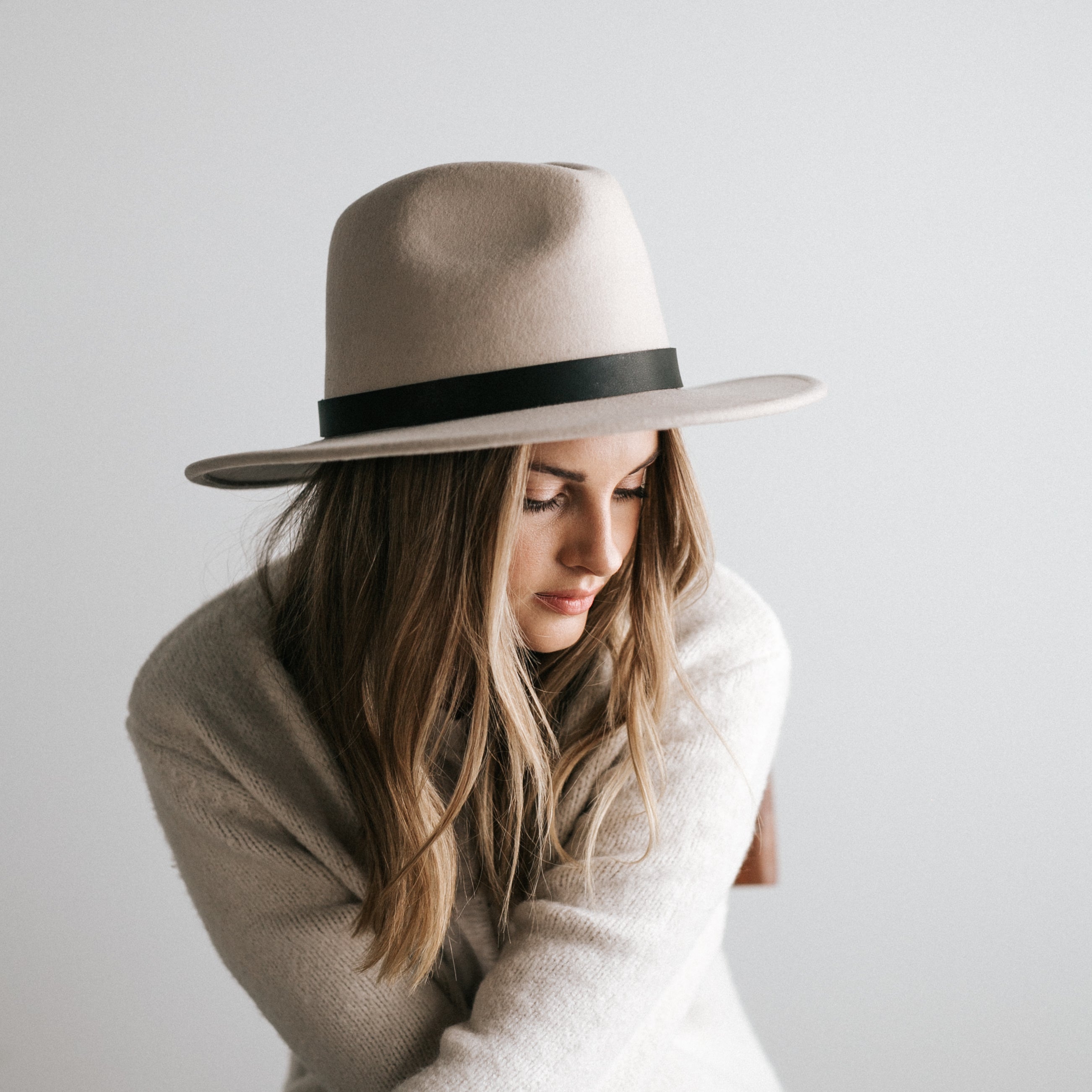 woman wearing fedora hat