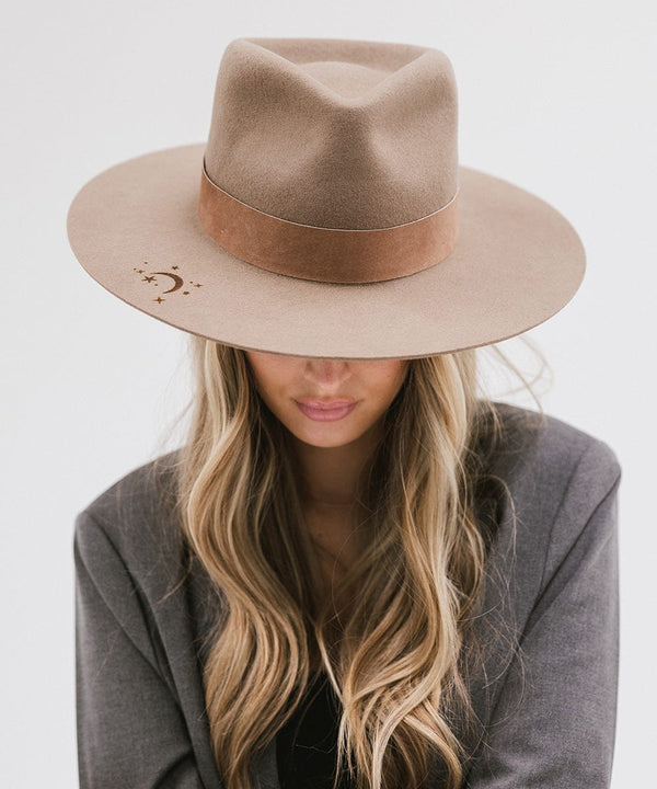 Gigi Pip Brim Stiffening Spray – Golden Hour Boutique