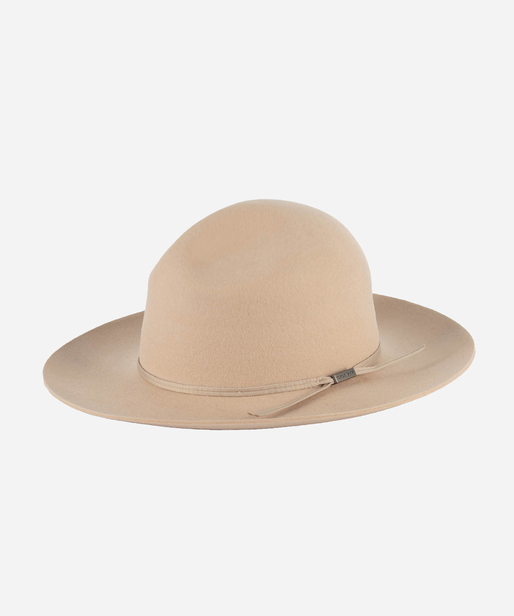 Gigi Pip felt hats for women - Camille Campaign Crown - 100% australian wool campaign crown with a medium stiff flat brim featuring a brushed brass Gigi Pip pass through bar pin [cream]