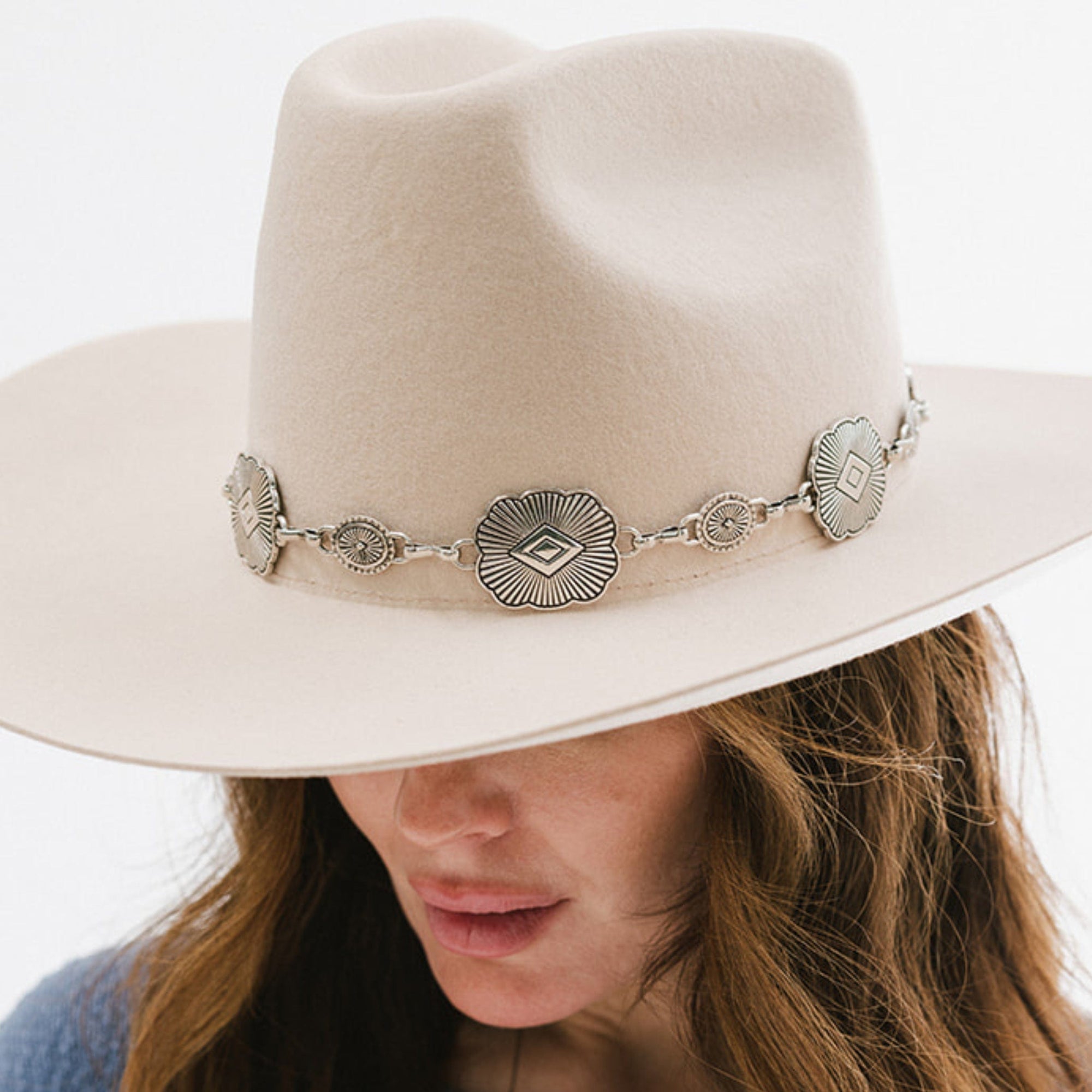 Gigi Pip hat bands + trims - Western Concho Band - antique metal traditional concho hat band featuring an adjustable chain closure for a customized fit [silver]