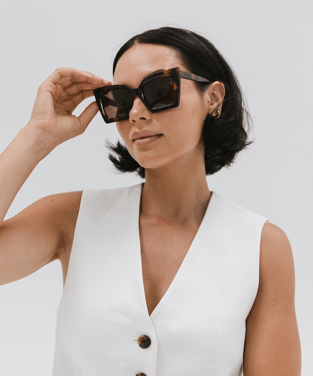 Gigi Pip sunglasses for women - Kat Square Sunglasses - oversized square style women's sunglasses with an acetate frame + polarized lenses [tortoise]