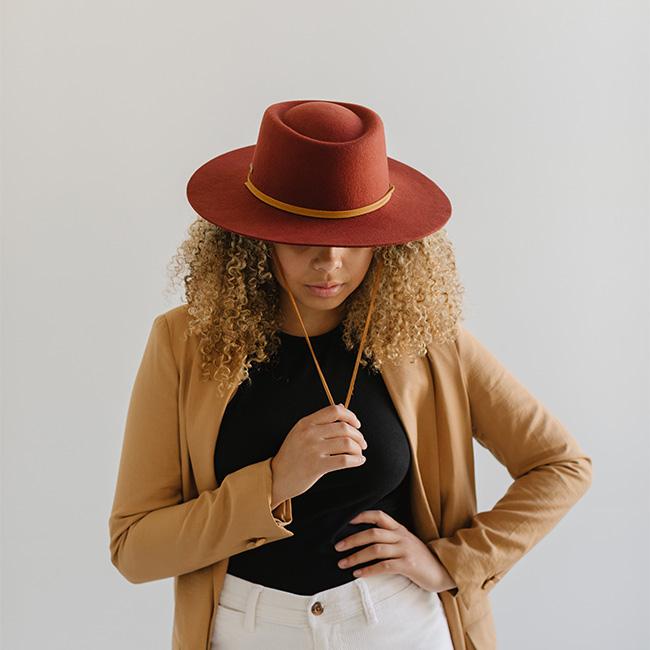 Felt Hats Wren - Flat Brim Telescope Crown Hat - Rusty Red Blemished [rusty red]